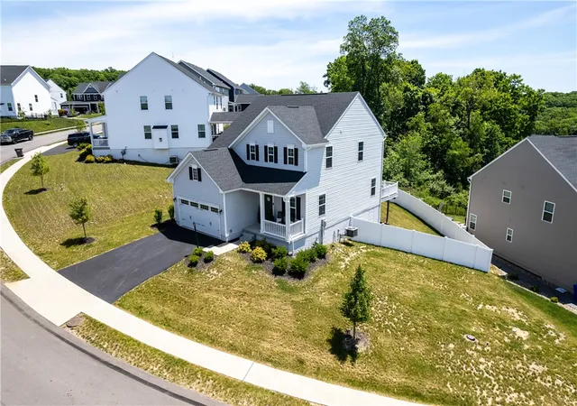 Photo 2 of Single family home for sale at 149 Woodsman Ridge Dr, Jackson Twp, PA 16063 | MLS# 1755860 | Listing updated on 2026-10-21