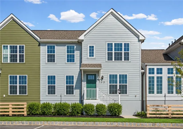 Townhouse for sale at 705 Bower St, Cranberry Township, PA 16066 | MLS# 1758835