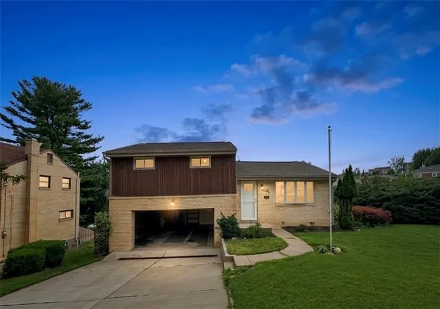 Photo 1 of Single family home for sale at 1094 Greenwood Dr, South Park, PA 15236 | MLS# 1758617 | Listing updated on 2026-10-08