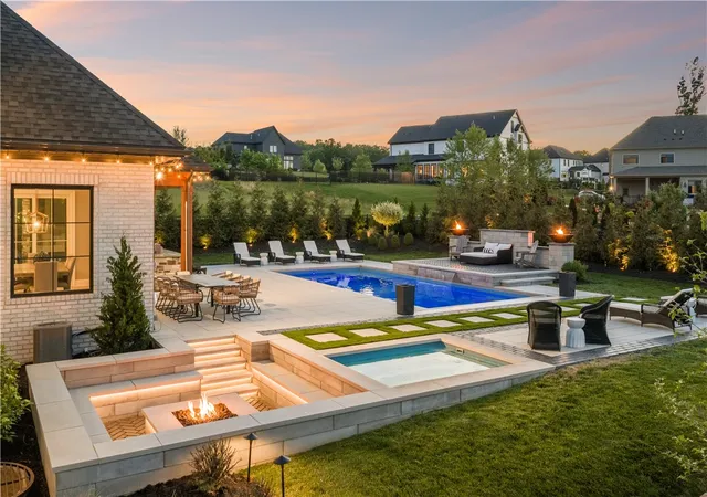 Photo 3 of Single family home for sale at 2002 Mallard Ln, Marshall, PA 15005 | MLS# 1758419 | Listing updated on 2026-09-14