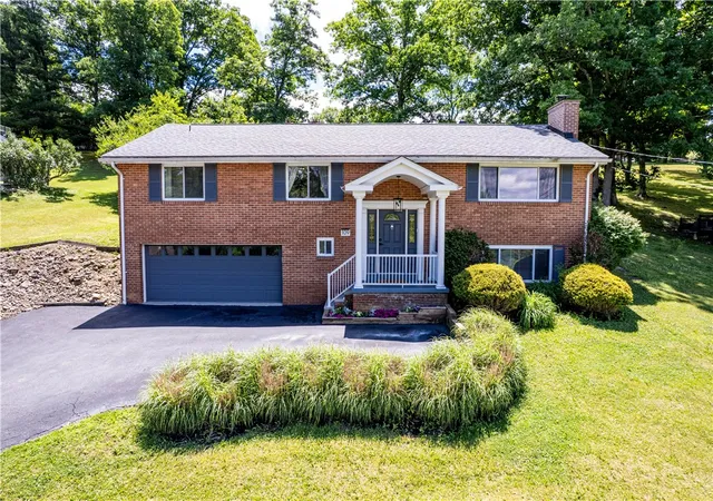 Photo 1 of Single family home for sale at 109 Westview Dr, Ligonier Twp, PA 15658 | MLS# 1758691 | Listing updated on 2026-09-14