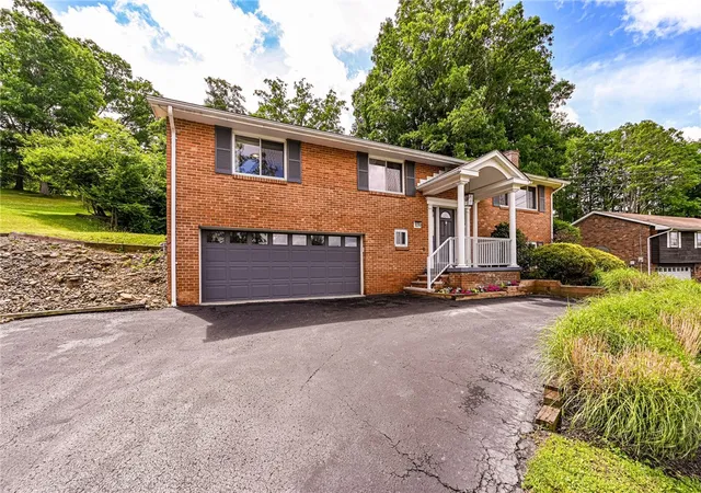 Photo 2 of Single family home for sale at 109 Westview Dr, Ligonier Twp, PA 15658 | MLS# 1758691 | Listing updated on 2026-09-14