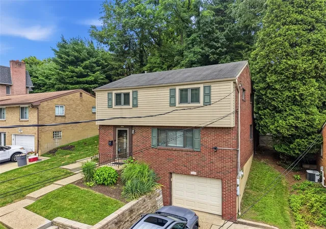 Photo 3 of Single family home for sale at 206 Glasgow Rd, Forest Hills Boro, PA 15221 | MLS# 1759093 | Listing updated on 2026-09-12