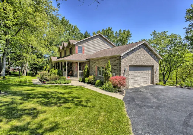 Photo 4 of Single family home for sale at 1413 Colony Dr, Greensburg, PA 15601 | MLS# 1759233 | Listing updated on 2026-09-08