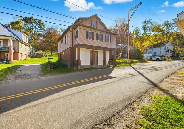 Photo 3 of Single family home for sale at 1844 Soap Holw Rd, Johnstown, PA 15905 | MLS# 1759121 | Listing updated on 2026-09-09