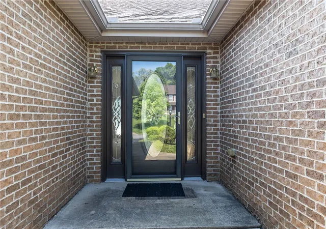Photo 4 of Single family home for sale at 108 Winfield Manor Dr, Adams Twp, PA 16046 | MLS# 1759381 | Listing updated on 2026-10-18