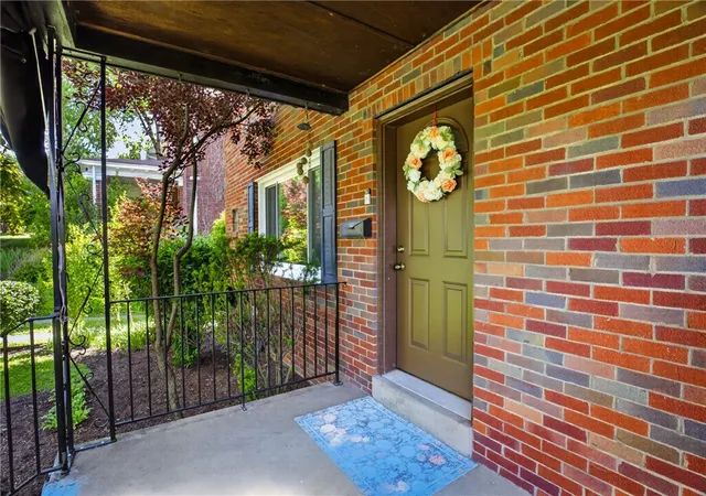 Photo 3 of Single family home for sale at 1327 Heberton, Highland Park, PA 15206 | MLS# 1759335 | Listing updated on 2026-09-14