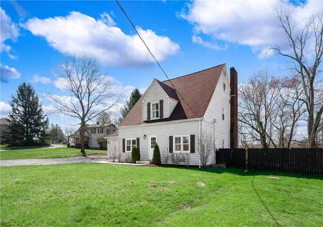 Photo 1 of Single family home for sale at 431 Sunset Dr, Butler, PA 16001 | MLS# 1759428 | Listing updated on 2026-09-02