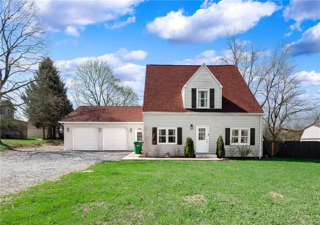 Photo 2 of Single family home for sale at 431 Sunset Dr, Butler, PA 16001 | MLS# 1759428 | Listing updated on 2026-09-02
