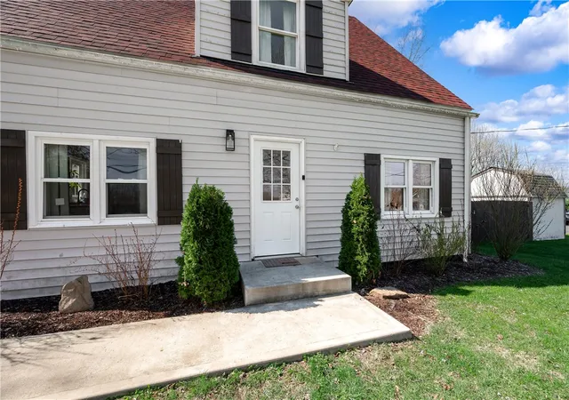 Photo 3 of Single family home for sale at 431 Sunset Dr, Butler, PA 16001 | MLS# 1759428 | Listing updated on 2026-09-02