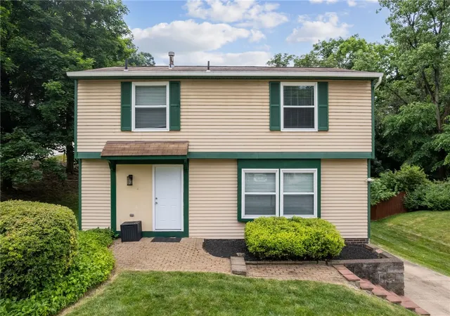 Photo 1 of Single family home for sale at 200 Duquesne, New Kensington, PA 15068 | MLS# 1759224 | Listing updated on 2026-09-09