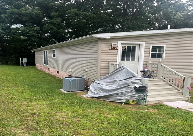 Photo 3 of Manufactured home for sale at 501 Tioga, Cranberry Twp, PA 16066 | MLS# 1758817 | Listing updated on 2026-09-06