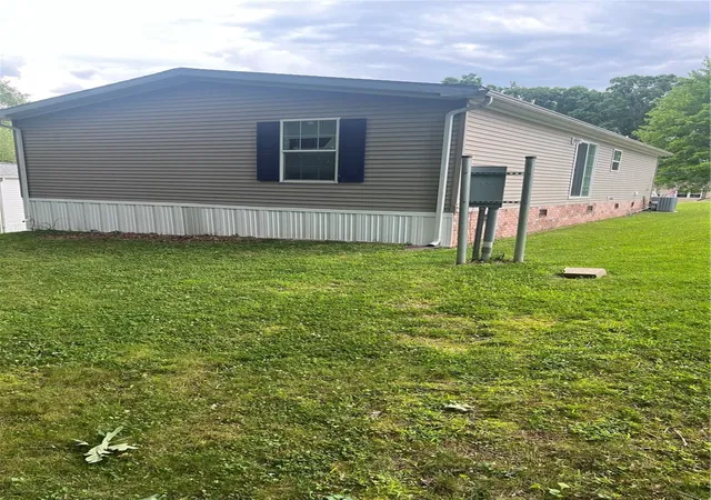 Photo 4 of Manufactured home for sale at 501 Tioga, Cranberry Twp, PA 16066 | MLS# 1758817 | Listing updated on 2026-09-06