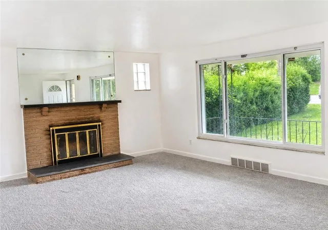 Photo 2 of Single family home for sale at 202 Crestview Rd, Penn Hills, PA 15235 | MLS# 1759319 | Listing updated on 2026-09-02