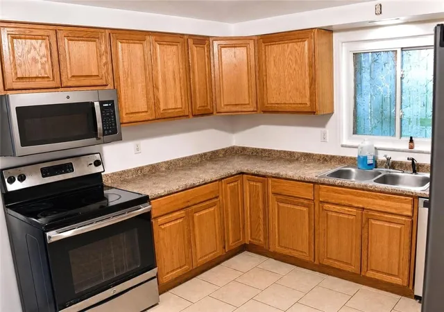 Photo 4 of Single family home for sale at 202 Crestview Rd, Penn Hills, PA 15235 | MLS# 1759319 | Listing updated on 2026-10-16