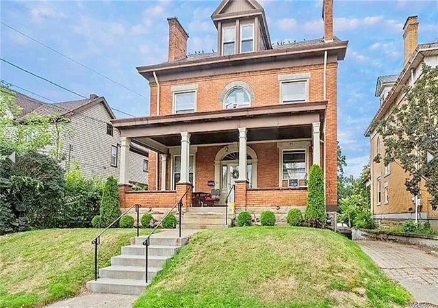 Multi family home for sale at 125 Washington Ave, Bellevue, PA 15202 | MLS# 1759781