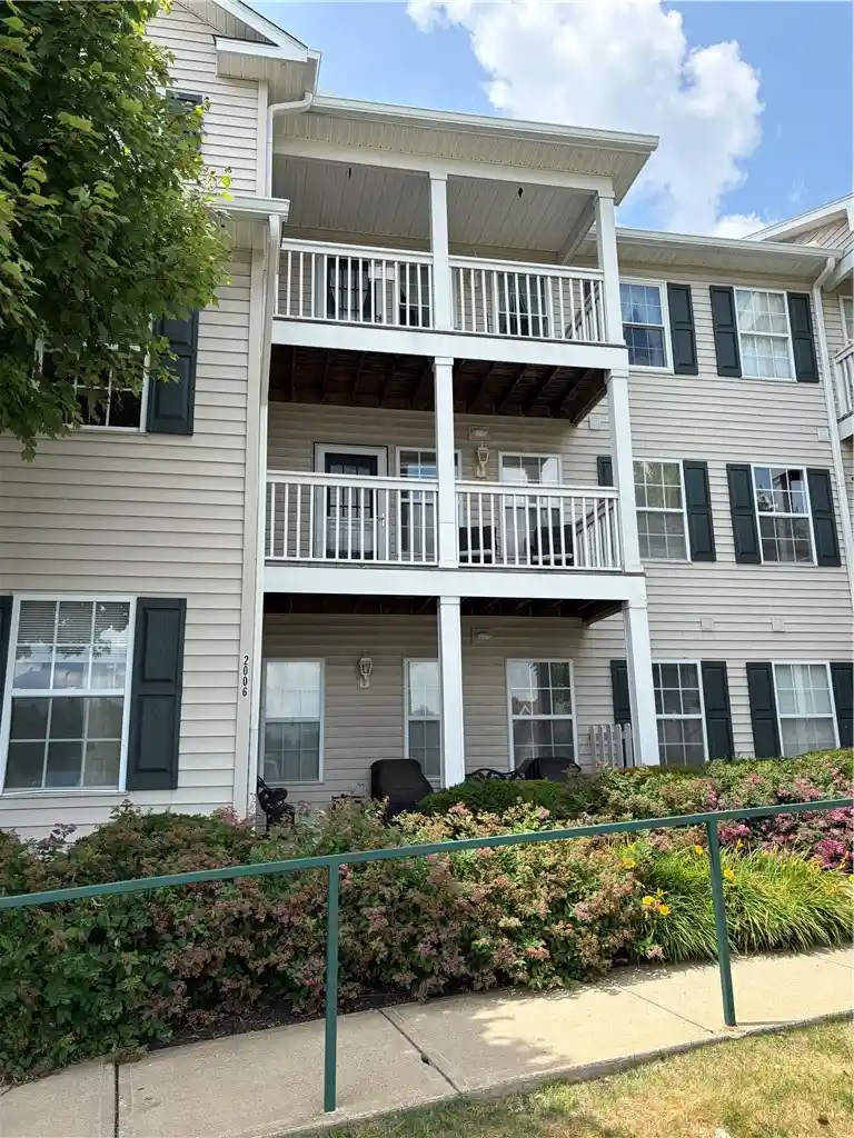 Listing Photo 1 - Condo for sale in 2106 Lenox Dr located at 2106 Lenox Dr, Bethel Park, PA 15102 - Unit 2106 Lenox Dr