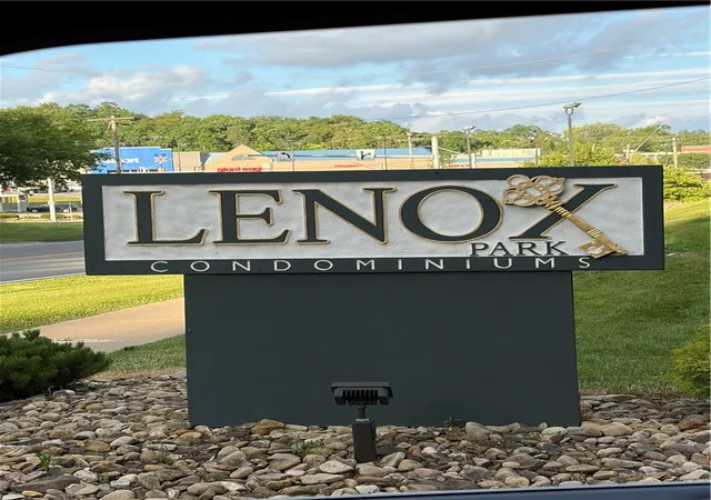 Listing Photo 3 - Condo for sale in building located at 2106 Lenox Dr, Bethel Park, PA 15102