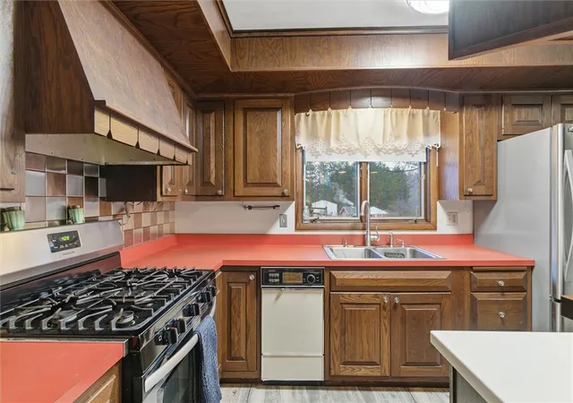 Photo 3 of Single family home for sale at 312 Flatwoods Rd, Vanderbilt, PA 15486 | MLS# 1759844 | Listing updated on 2026-09-13