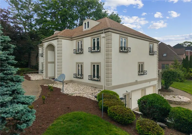 Photo 3 of Single family home for sale at 180 Springmeadow Dr, Pittsburgh, PA 15241 | MLS# 1759866 | Listing updated on 2026-10-18