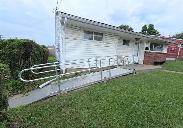 Photo 3 of Single family home for sale at 309 36th Street, Mc Keesport, PA 15132 | MLS# 1759881 | Listing updated on 2026-09-10