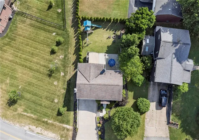 Photo 3 of Single family home for sale at 1351 Carnahan Rd, Banksville/westwood, PA 15220 | MLS# 1759649 | Listing updated on 2026-10-10
