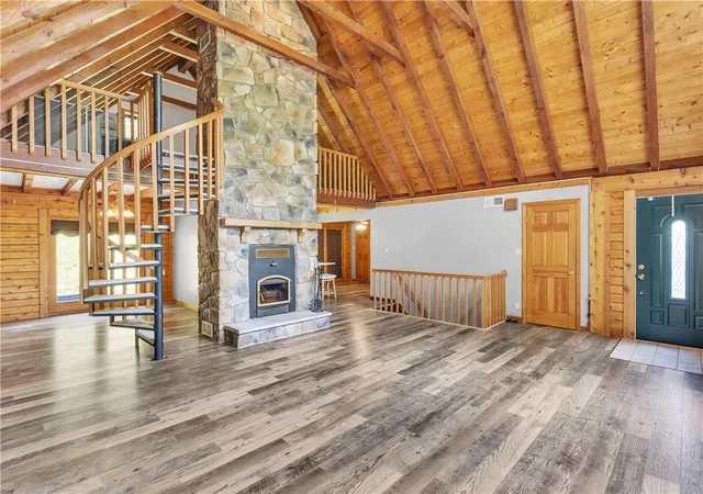 Photo 3 of Single family home for sale at 624 Squaw Run Rd, Ellwood City, PA 16117 | MLS# 1759891 | Listing updated on 2026-09-09