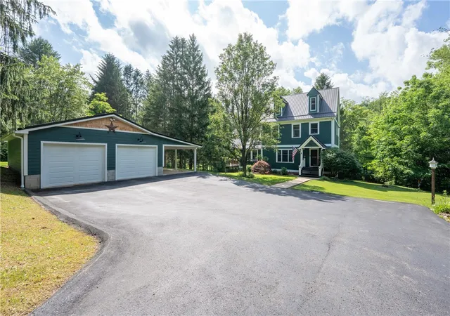 Photo 2 of Single family home for sale at 45 Owl Holw Rd, Ligonier, PA 15658 | MLS# 1760011 | Listing updated on 2026-09-15