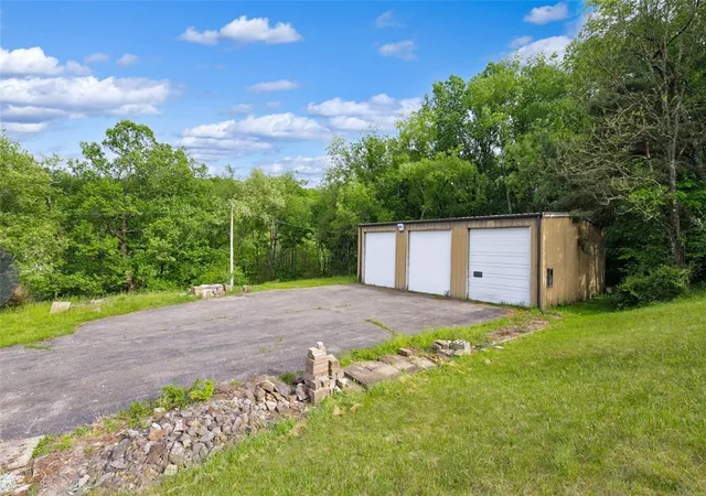 Photo 3 of Single family home for sale at 4948 Ashbaugh Rd, Murrysville, PA 15668 | MLS# 1759493 | Listing updated on 2026-09-13