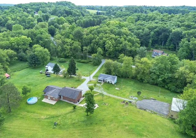Photo 3 of Single family home for sale at 4948 Ashbaugh Rd, Murrysville, PA 15668 | MLS# 1759493 | Listing updated on 2026-10-06