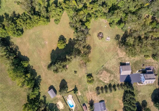 Photo 3 of Sale Pending at 959 Bentleyville Rd, Charleroi, PA 15022 | MLS# 1760127 | Listing updated on 2026-10-02