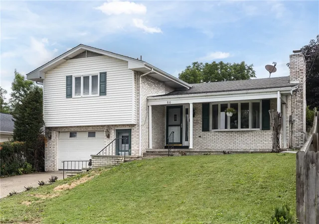 Photo 2 of Single family home for sale at 810 Summerlea Ave, City Of Washington, PA 15301 | MLS# 1760236 | Listing updated on 2026-09-03