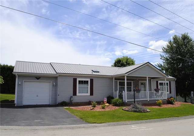 Photo 2 of Manufactured home for sale at 503 Chicory Ln, East Huntingdon, PA 15666 | MLS# 1759810 | Listing updated on 2026-09-12