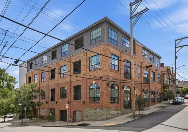 Photo 2 of Condo for sale at 622 Gross St #106, Bloomfield, PA 15224 | MLS# 1760448 | Listing updated on 2026-09-19