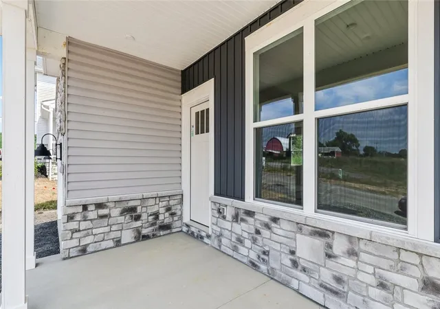 Photo 2 of Single family home for sale at 1081 Peachtree Rd, Carnegie, PA 15106 | MLS# 1760476 | Listing updated on 2026-10-18