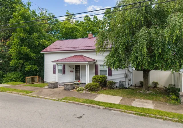 Photo 1 of Single family home for sale at 745 Sidney St, Greensburg, PA 15601 | MLS# 1760233 | Listing updated on 2026-10-03