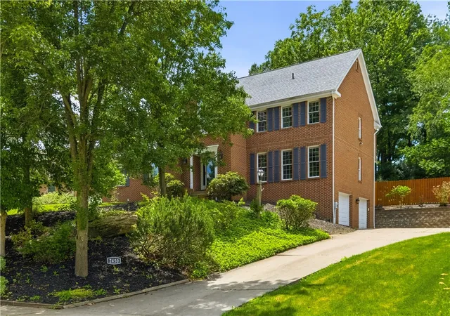 Photo 1 of Single family home for sale at 2450 Dogwood Dr, Franklin Park, PA 15090 | MLS# 1760757 | Listing updated on 2026-09-12