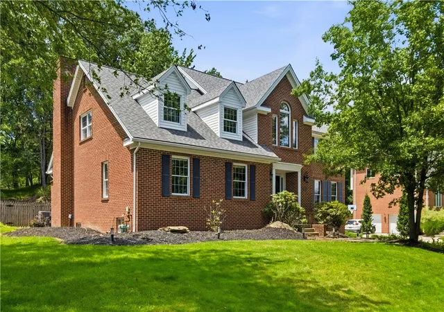 Photo 2 of Single family home for sale at 2450 Dogwood Dr, Franklin Park, PA 15090 | MLS# 1760757 | Listing updated on 2026-09-12