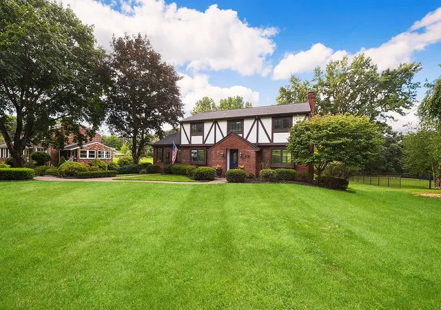 Photo 3 of Single family home for sale at 3211 Unionville Rd, Cranberry Township, PA 16066 | MLS# 1760506 | Listing updated on 2026-09-06