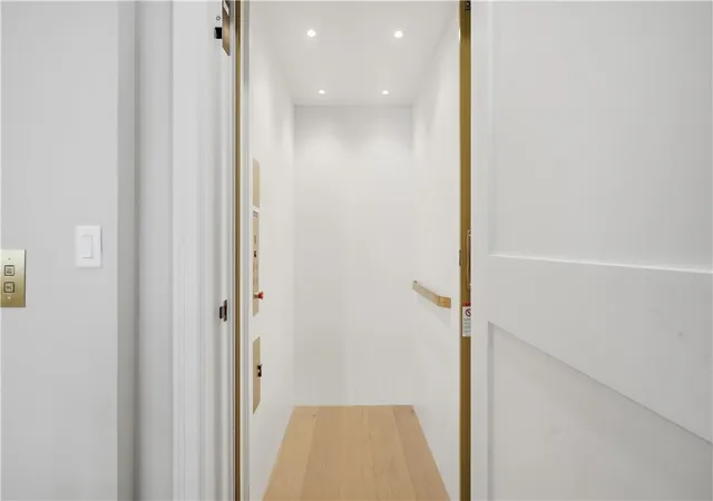 Photo 4 of Condo for sale at 5133 5th Avenue, Shadyside, PA 15232 | MLS# 1760284 | Listing updated on 2026-09-10