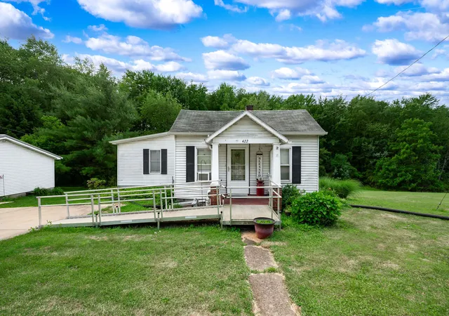 Photo 1 of Single family home for sale at 422 Mccalmont Rd, Twp Of But Sw, PA 16053 | MLS# 1761063 | Listing updated on 2026-09-16