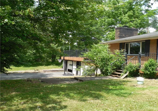 Photo 2 of Single family home for sale at 1555 Old Princeton Rd, New Castle, PA 16101 | MLS# 1760517 | Listing updated on 2026-09-02