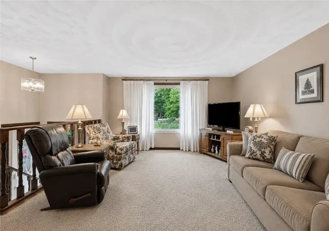Photo 3 of Single family home for sale at 135 Carol Dr, Saxonburg Boro, PA 16056 | MLS# 1761136 | Listing updated on 2026-09-09