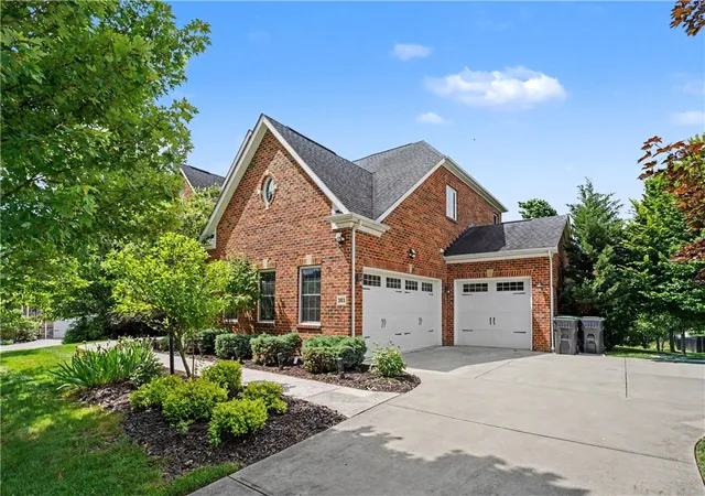 Photo 2 of Single family home for sale at 303 Connemara Ct, Mars, PA 16046 | MLS# 1760899 | Listing updated on 2026-09-05