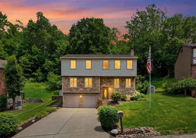 Photo 1 of Single family home for sale at 18 Kohleen Dr, Robinson Twp, PA 15136 | MLS# 1760912 | Listing updated on 2026-09-02