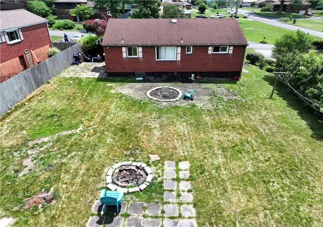 Photo 3 of Single family home for sale at 258 Young Dr, Monroeville, PA 15146 | MLS# 1761419 | Listing updated on 2026-09-13