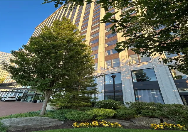 Photo 1 of Condo for sale at 320 Fort Duquesne Blvd #7G, Pittsburgh, PA 15222 | MLS# 1760952 | Listing updated on 2026-09-08