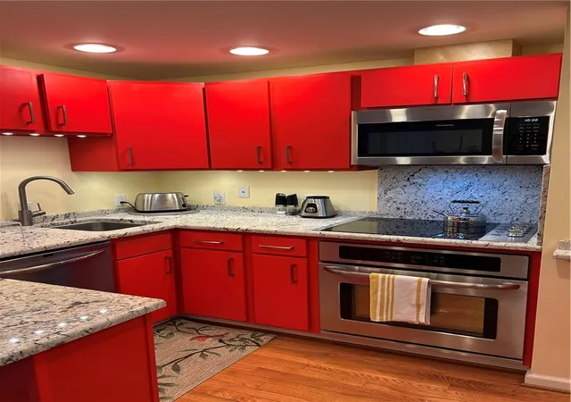 Photo 3 of Condo for sale at 320 Fort Duquesne Blvd #7G, Pittsburgh, PA 15222 | MLS# 1760952 | Listing updated on 2026-09-08