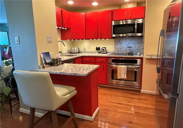 Photo 3 of Condo for sale at 320 Fort Duquesne Blvd #7G, Pittsburgh, PA 15222 | MLS# 1760952 | Listing updated on 2026-09-08