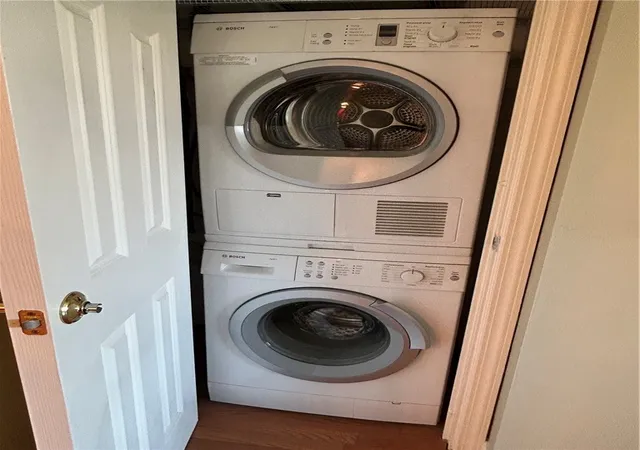 Photo 4 of Condo for sale at 320 Fort Duquesne Blvd #7G, Pittsburgh, PA 15222 | MLS# 1760952 | Listing updated on 2026-09-08